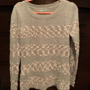 Beautiful sweater, blue with a little bit of sparkle in the white